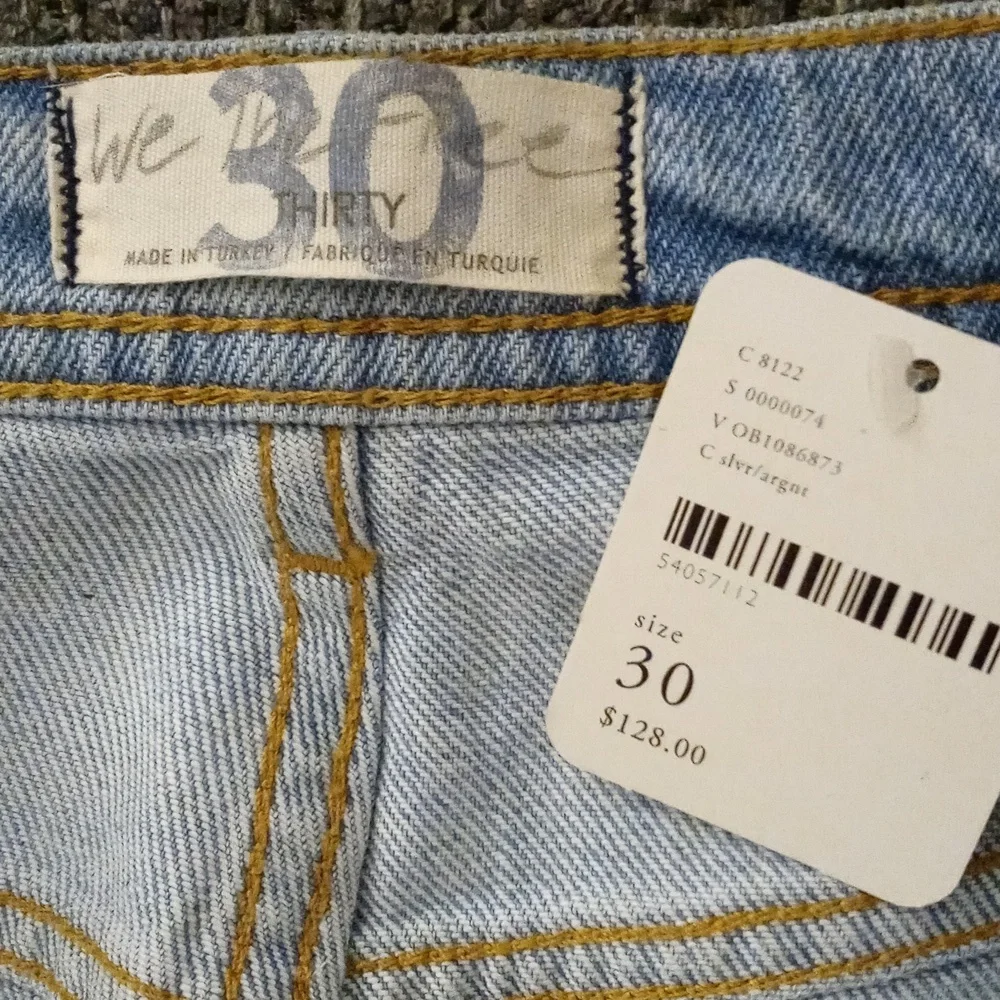 🆕️ 💙Free People💙 - Silver Maggie Foil Jean - Picture 4 of 16